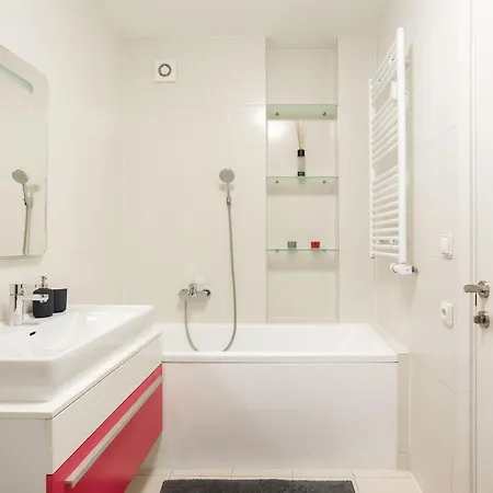 Apartment Bright Tauras Hill Old Town