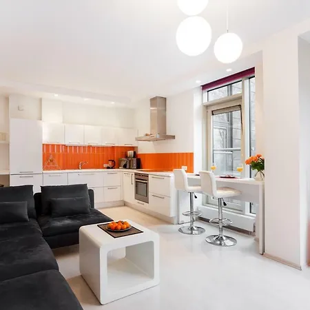 Bright Tauras Hill Old Town Apartament